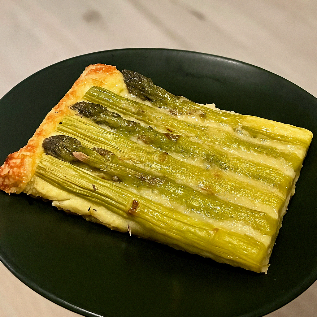 ☀️🌿 Tarte feuilletée aux asperges et fromages 🧀