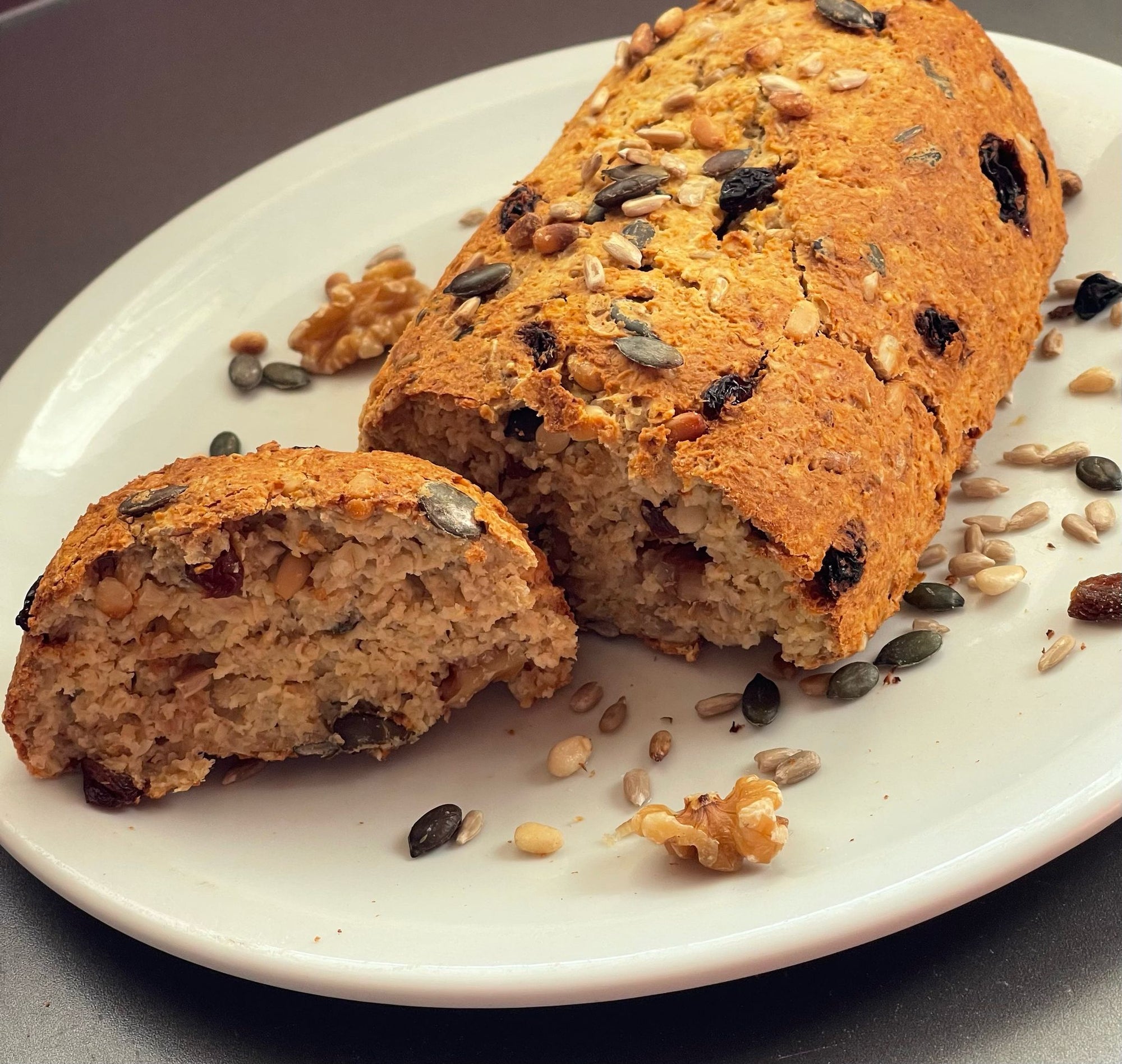 Pain aux Graines & Fruits Secs – Sans Gluten et Ultra Gourmand ! 🍞✨